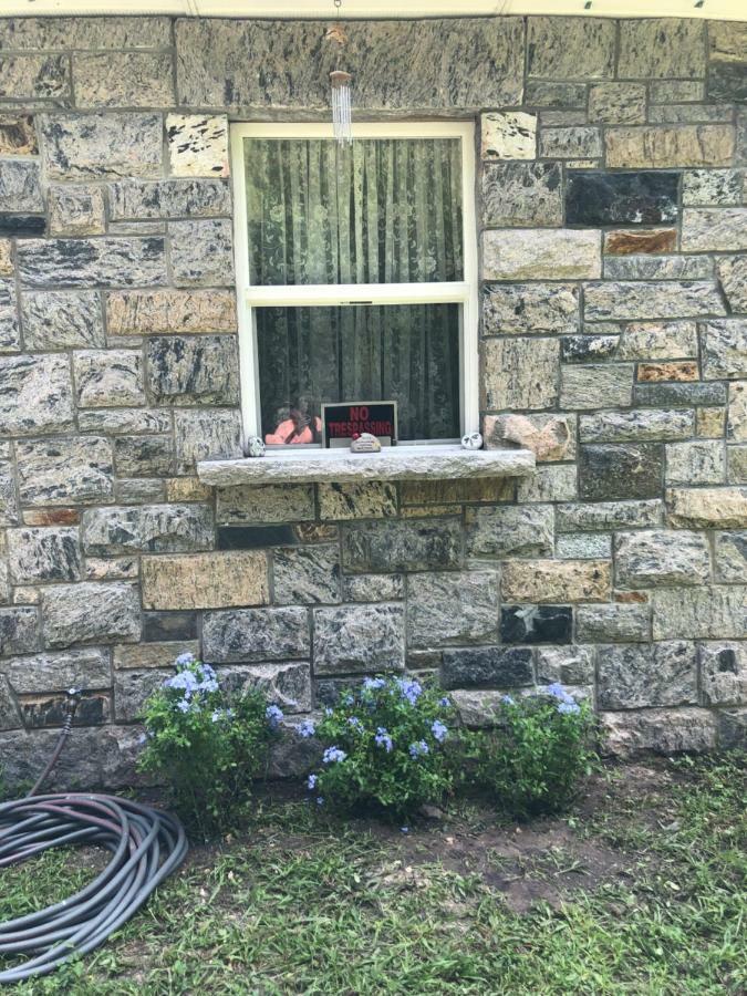 ويكي واتشي Cozy Cottage River House المظهر الخارجي الصورة